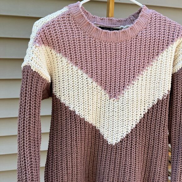Olivia Sky || Woman’s Chevron color block warm soft pink mauve sweater - Picture 6 of 6